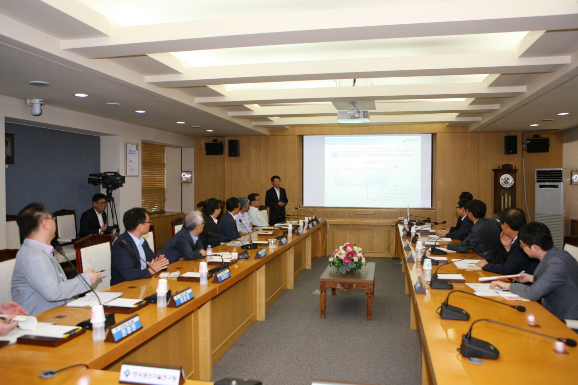 ���������4